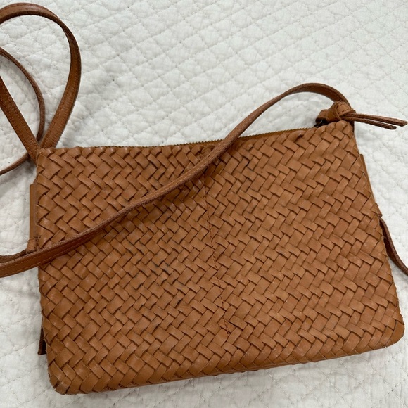 Madewell Handbags - Madewell crossbody bag, brown weave